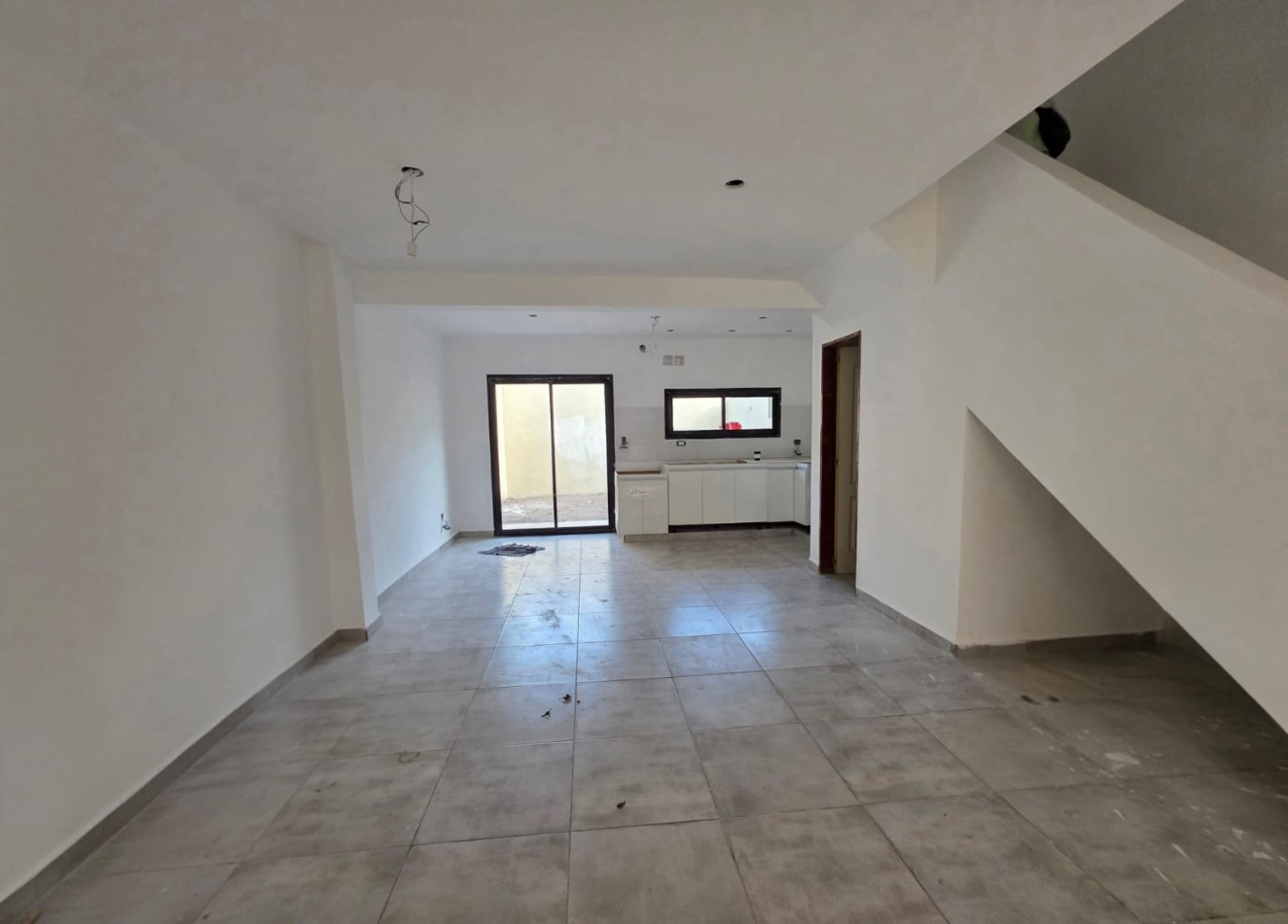 Duplex 2 dormitorios en Ituzaingo con cochera