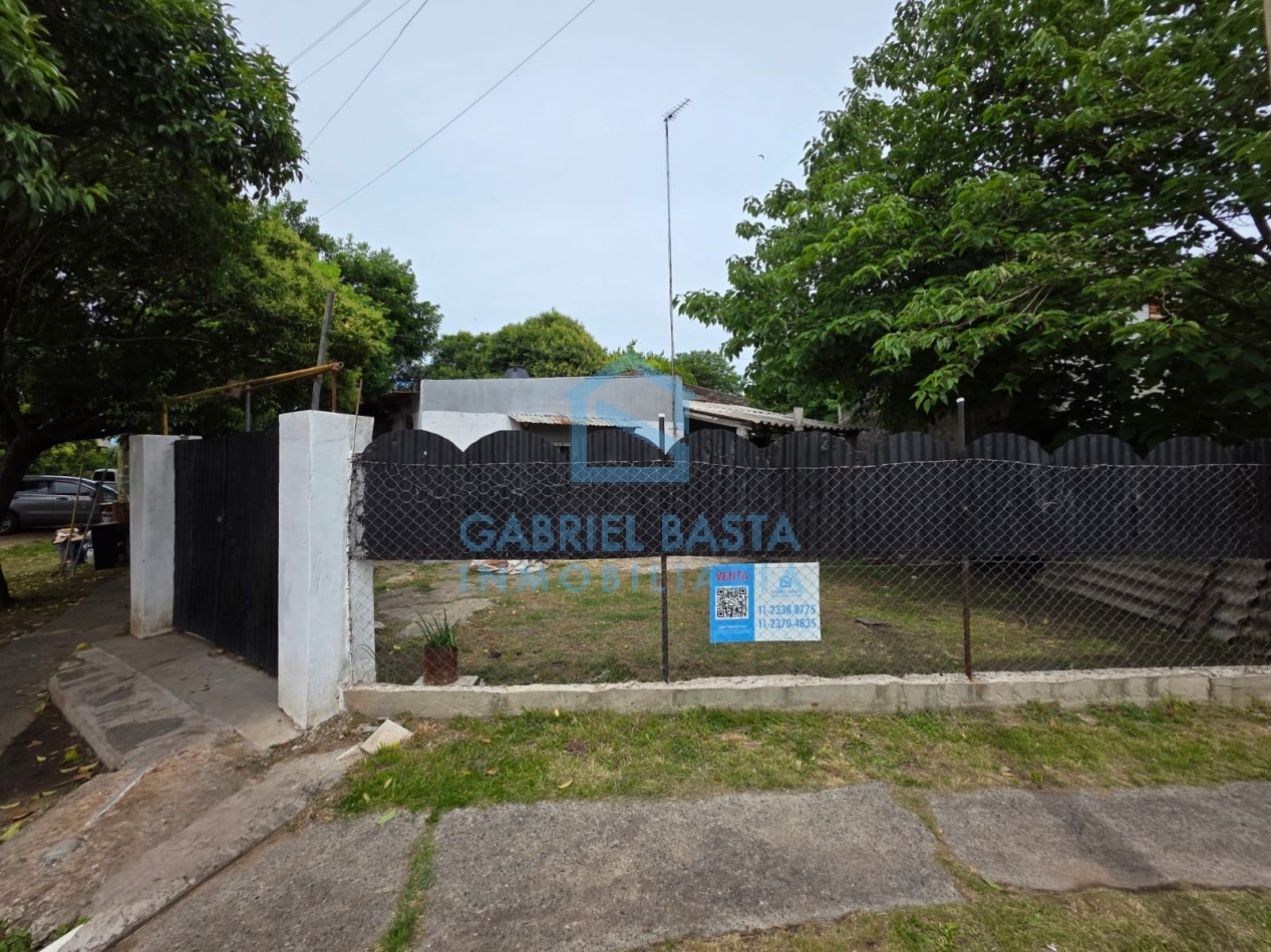 Casa 3 dormitorios a terminar sobre lote propio