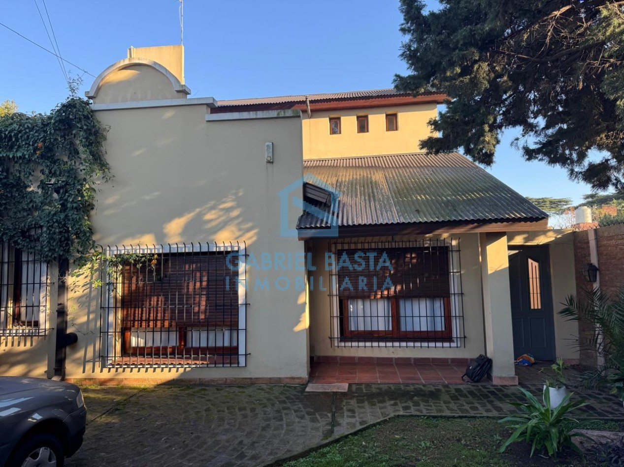 Casa con patio y pileta