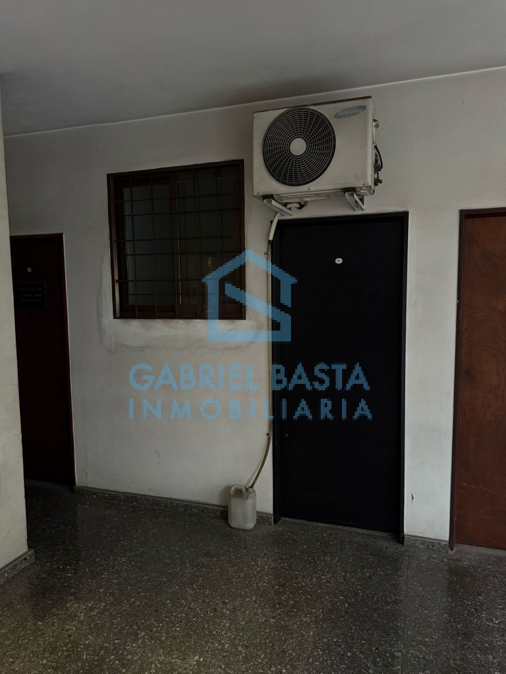 Oficinas en Merlo Centro sobre avenida