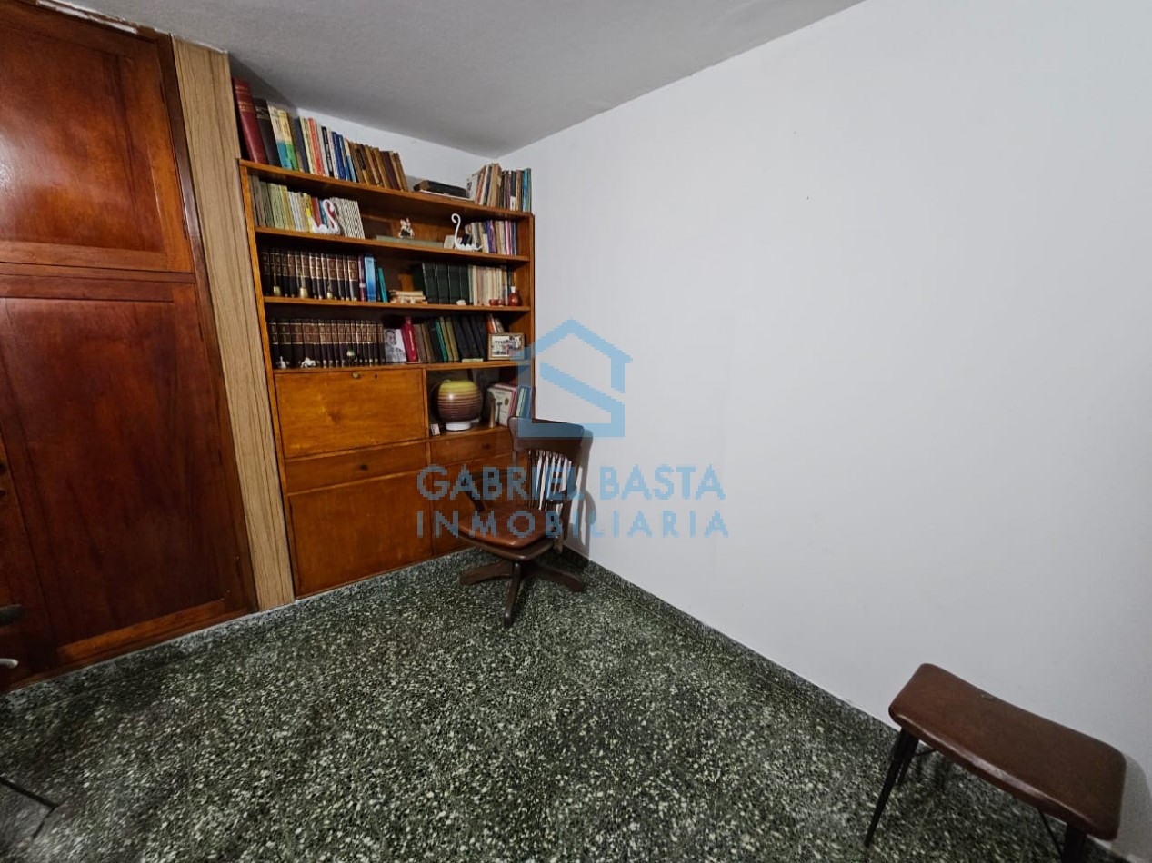 Importante casa en Merlo centro