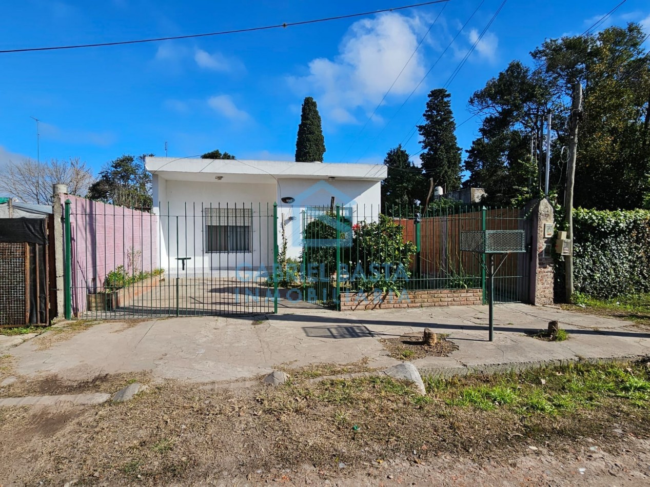 Casa con departamento al fondo