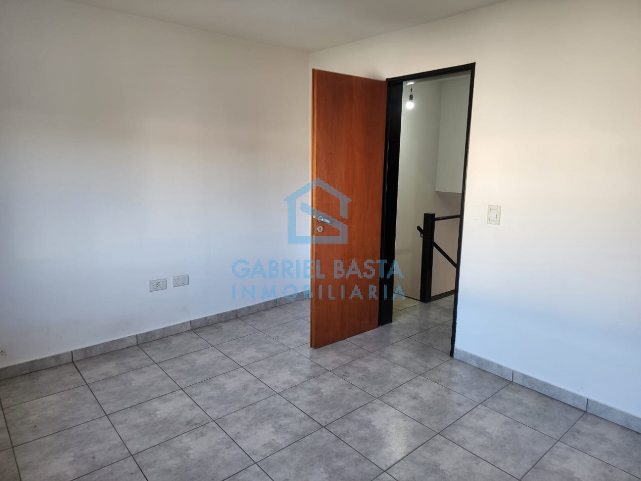 Duplex en barrio cerrado Umbrales