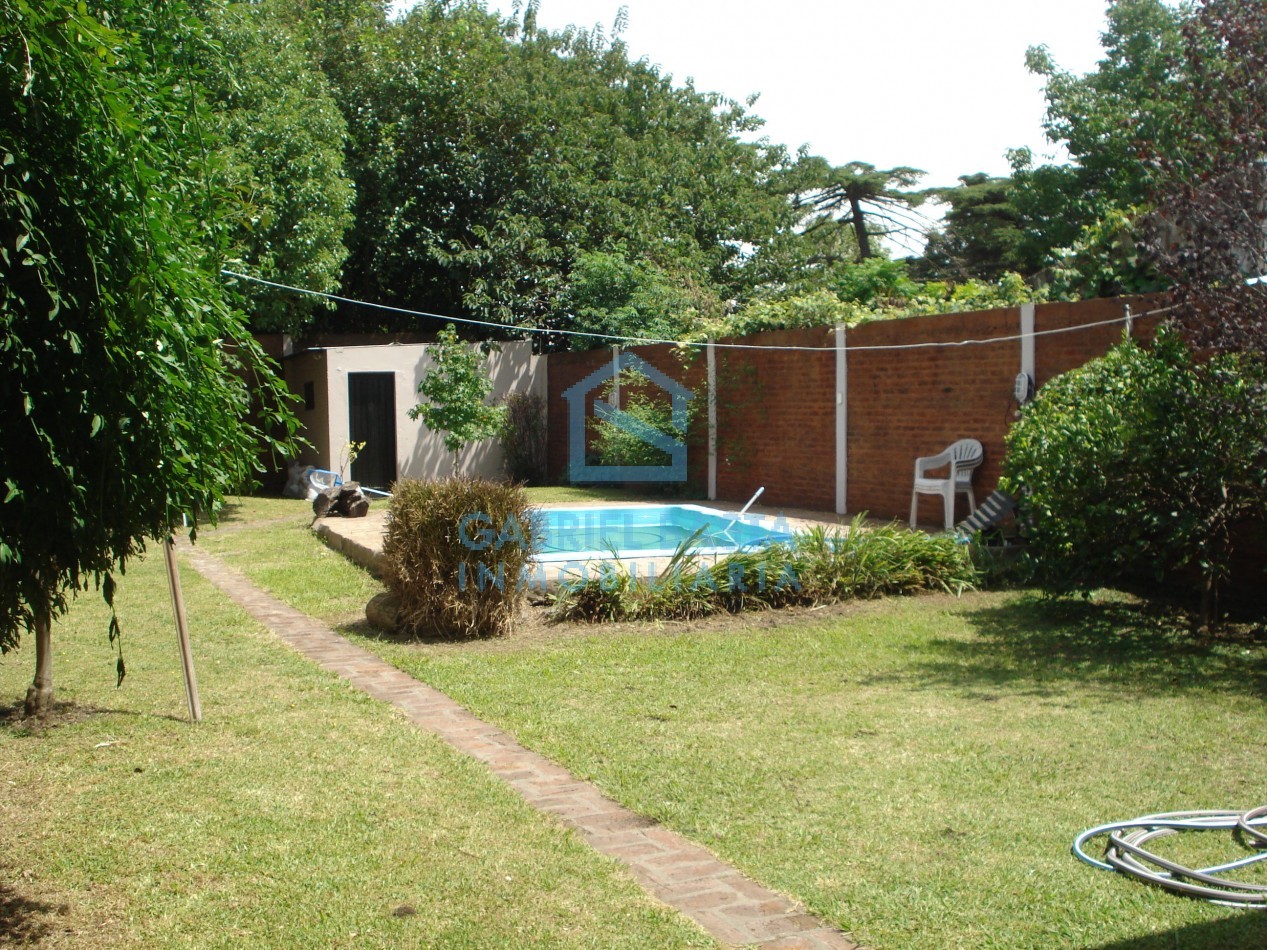 Casa con patio y pileta