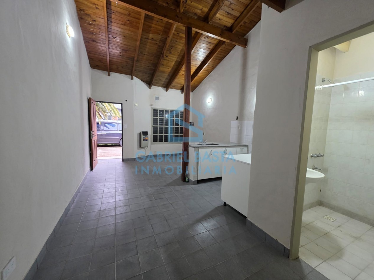 Departamento 2 ambientes con patio Merlo Centro