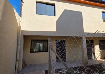 Duplex 2 dormitorios en Ituzaingo con cochera